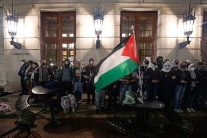 Columbia cancela cerimônia de formatura por protestos contra guerra em Gaza