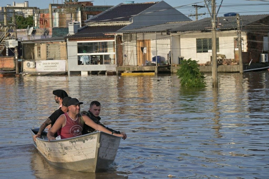 Nível da água começa a baixar em Porto Alegre, aponta Defesa Civil