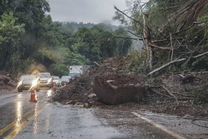 RS tem risco de desabamento na região serrana e avanço das águas no sul do estado