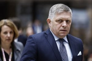 Primeiro-ministro da Eslováquia está em condição crítica após ser baleado