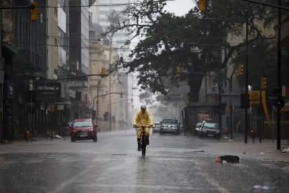 Novos alertas apontam para chuvas intensas e ventos fortes no RS nesta sexta-feira