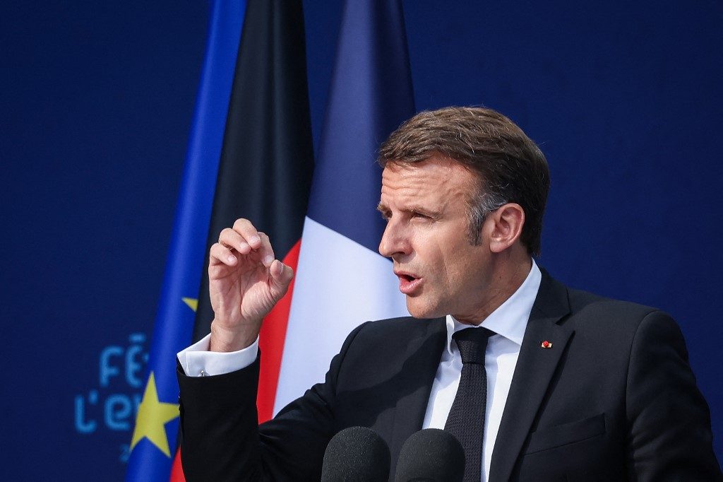 Racismo é ódio ‘não têm espaço na França’, diz Macron após ataque a muçulmano