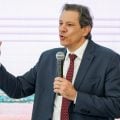 Haddad: troca na presidência da Petrobras é natural e foi uma decisão de Lula