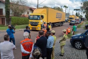 Portaria federal libera pedágio de veículos de carga com donativos para o Rio Grande do Sul