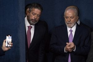 Lira telefona para Lula e pede encontro para discutir ‘meio-termo’ sobre taxação de compras de US$ 50