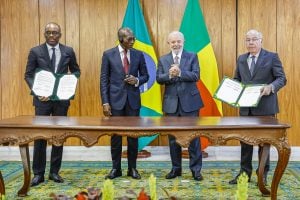 Lula recebe presidente do Benin, assina acordos e defende países africanos em aliança de combate à fome