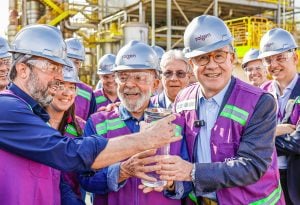Lula inaugura usina de etanol de 2ª geração em SP e diz que aquecimento global 'é uma verdade'