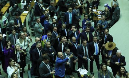 Congresso derruba veto de Lula e volta a proibir a ‘saidinha’ de presos