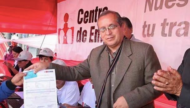 Irmão da presidente do Peru é preso por suposta corrupção