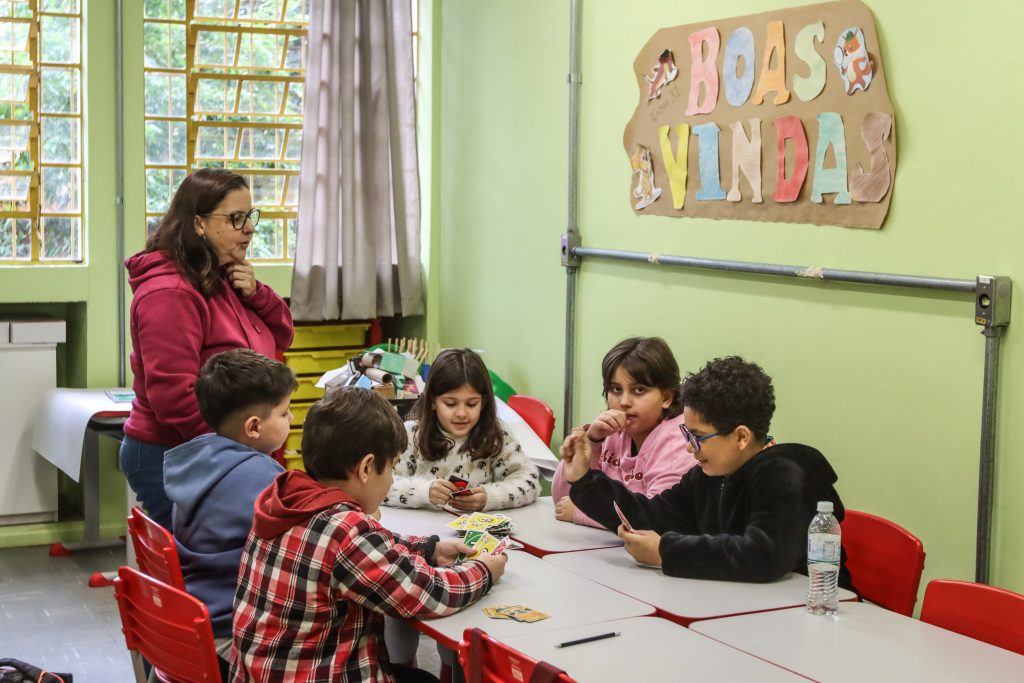 Cerca de 173 mil estudantes estão sem previsão de volta às aulas no RS