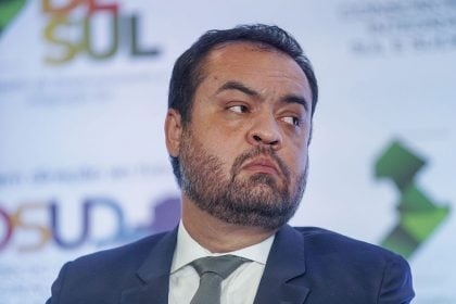 Relatório do MPE aponta gastos ilícitos na campanha de Cláudio Castro