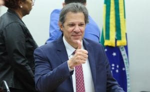 Haddad menciona 'calote' de Bolsonaro em precatórios e governadores ao rebater deputado sobre déficit