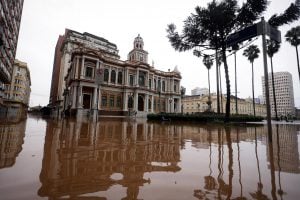 Enchentes afetam mais de 90% das cidades do Rio Grande do Sul, diz Defesa Civil