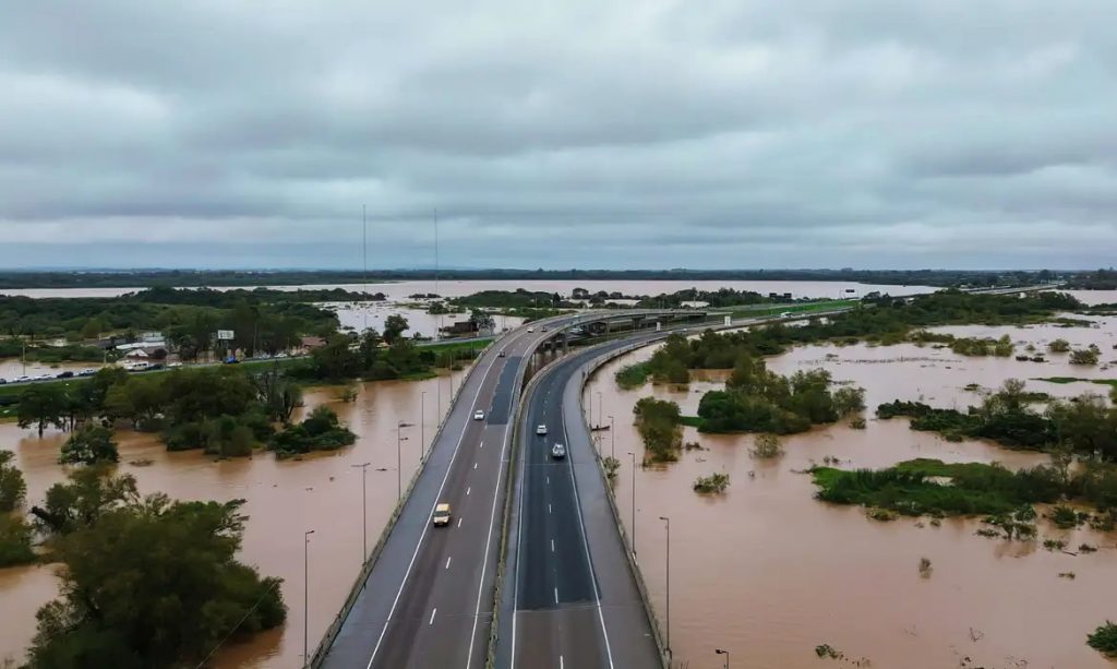 Chuvas no RS: comporta de segurança rompe na zona norte de Porto Alegre