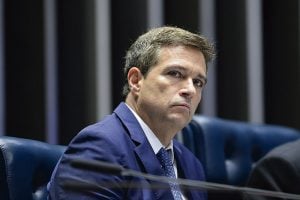 Sem acordo com o governo, CCJ adia votação de PEC para autonomia do BC