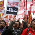 Milhares marcham na Argentina por Dia do Trabalhador e contra reforma trabalhista de Milei