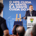 Os laços da Brasil Paralelo, que nega crise climática, na vice-prefeitura de Porto Alegre