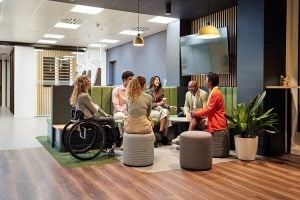 Relatório mostra avanços e desafios em diversidade no mercado de trabalho