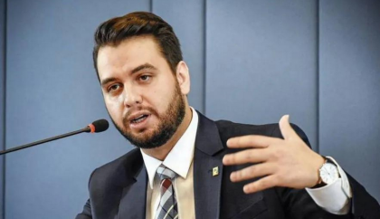 Moraes rejeita pedido de site para entrevistar Filipe Martins, réu na ação do golpe