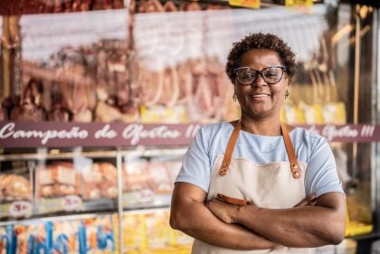 Mais escolarizadas, menos reconhecidas: empreendedoras negras ganham 40% do que empresários brancos