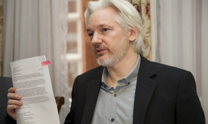 Processo de extradição de Assange é 'manipulado', acusa responsável pelo Wikileaks