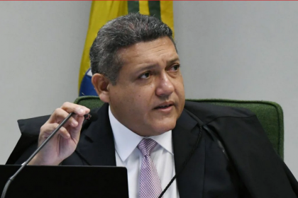 Nunes Marques autoriza que conselheiro investigado por corrupção reassuma vaga no TCE-RJ