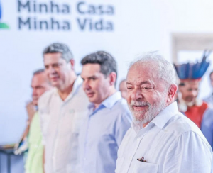 Lula entrega 914 unidades do Minha Casa, Minha Vida para comunidade ribeirinha em Maceió