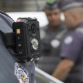 Governo de São Paulo publica edital para ampliar uso de câmeras corporais na PM