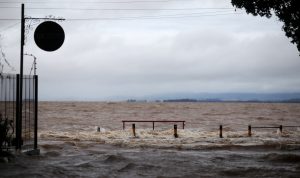 Guaíba tem alta de 12 cm em 3 horas; nível da água se aproxima de recorde