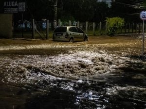 RS confirma mais duas mortes de leptospirose após enchentes; total vai a quatro