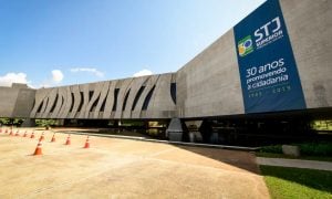 STJ veda acordo de não persecução penal para casos de homofobia