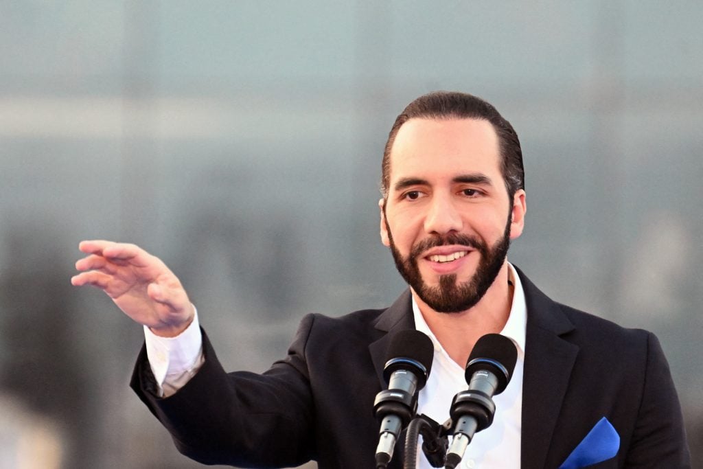 Bukele inicia segundo governo em El Salvador com poder quase absoluto