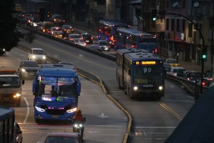 Após apagão geral, 95% do fornecimento de energia é restabelecido no Equador