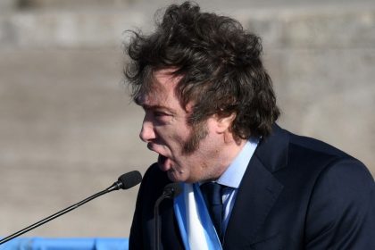 Milei se recusa a pedir desculpas a Lula e critica seu ‘ego inflamado’