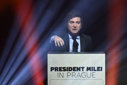 Após queda de 5,1% no PIB da Argentina, Milei diz que ‘provavelmente’ receberá Nobel de Economia