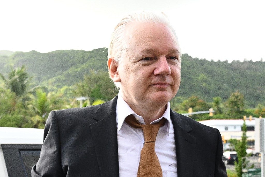 Assange se declara culpado como parte de acordo com Justiça dos EUA