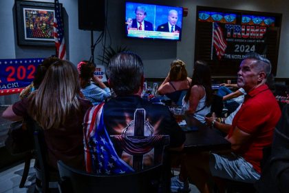5% dos eleitores que assistiram ao debate entre Trump e Biden mudaram voto, diz pesquisa