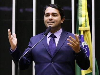 PL pode expulsar deputado que votou por arquivar processo contra Janones