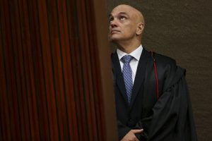 Moraes segue a PGR e arquiva inquérito contra big techs por pressão contra o PL das Fake News