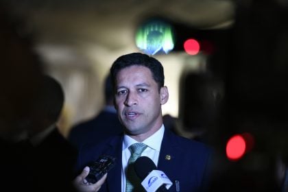 Relator no Senado exclui trecho sobre taxa de 20% em importações de U$ 50