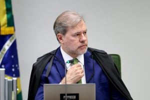 Toffoli suspende prescrição de processos por descontos do INSS e convoca audiência