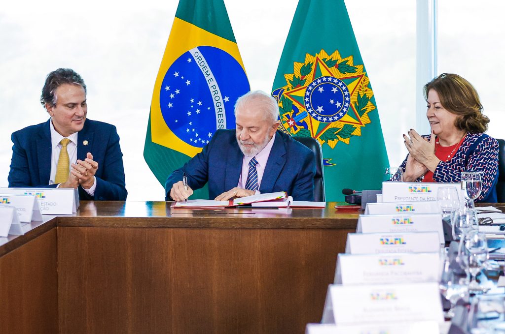 Lula veta trechos da lei que cria a Política Nacional de Assistência Estudantil; saiba quais