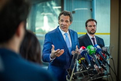 Haddad confirma meta de inflação contínua de 3% e rejeita ‘especulações’ sobre reunião do CMN
