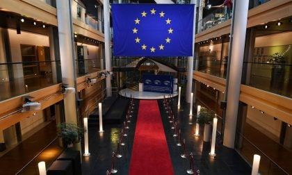 Com provável guinada à direita, eleições europeias podem diminuir influência da França na Europa