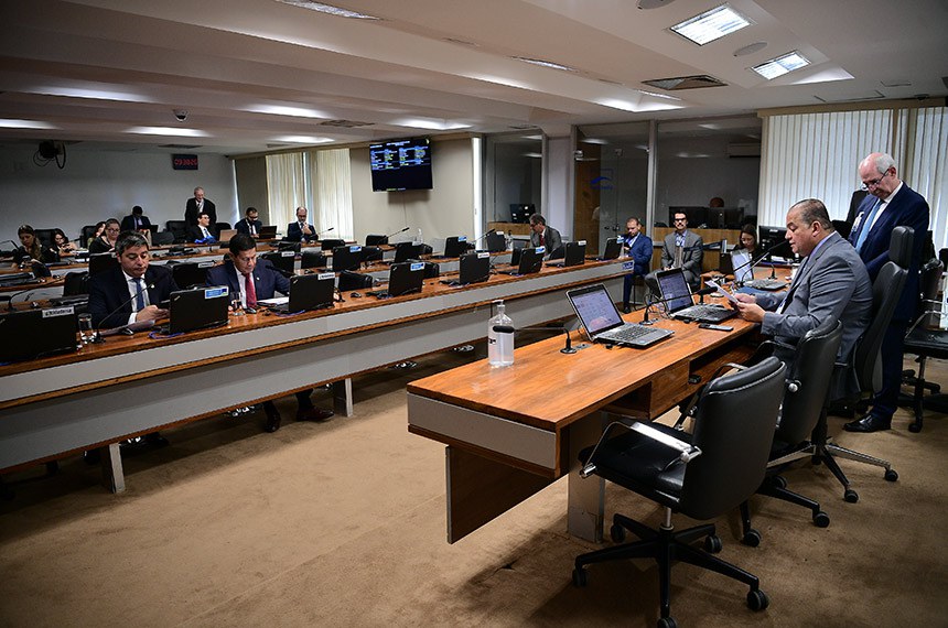 Projeto de lei propõe punição do crime de ‘estupro virtual’