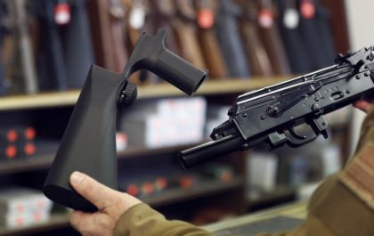 Suprema Corte dos EUA derruba proibição de acessório que converte armas em metralhadoras