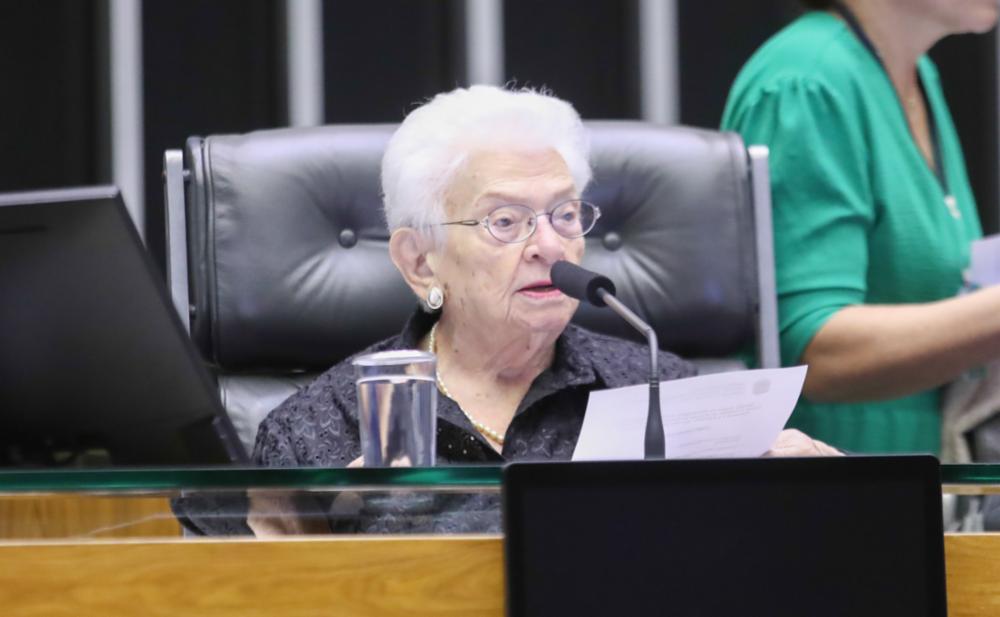 Erundina deixa a UTI dois dias após mal-estar na Câmara