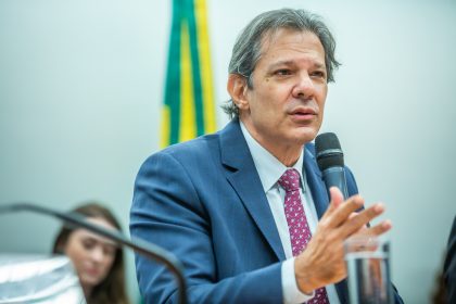 Proposta sobre pisos de saúde e educação ainda não está pronta para ser levada a Lula, diz Haddad