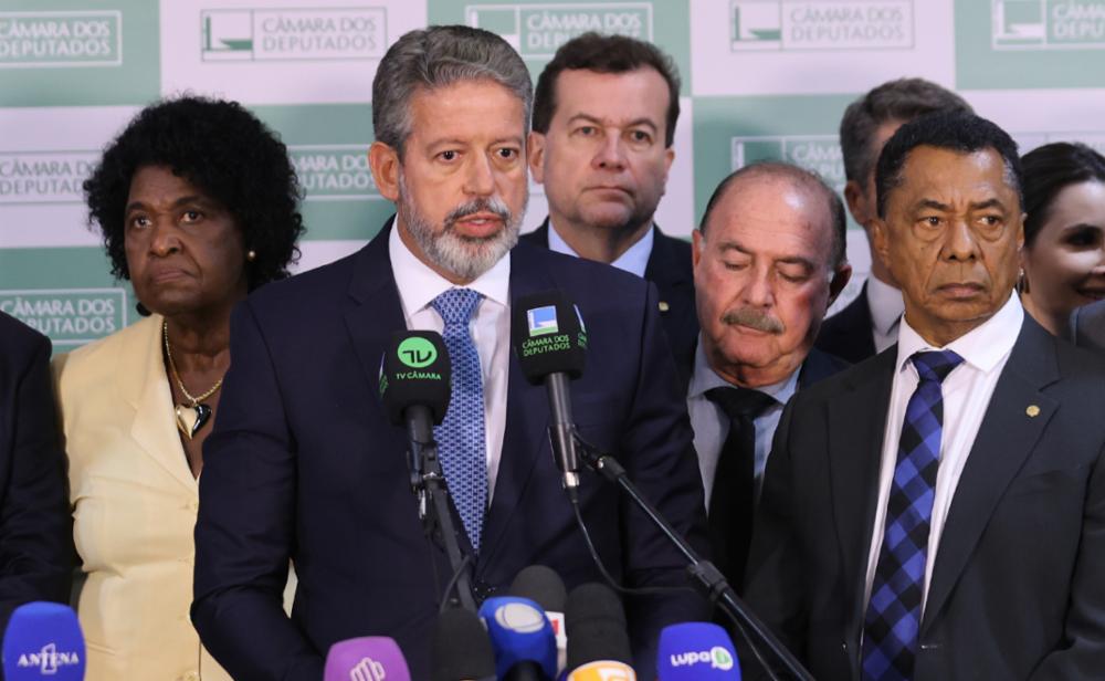 Após reação, Lira freia o PL antiaborto e anuncia comissão para o 2º semestre
