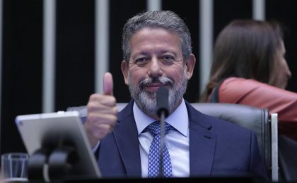 Lira pauta para esta terça a votação da PEC da Anistia a partidos